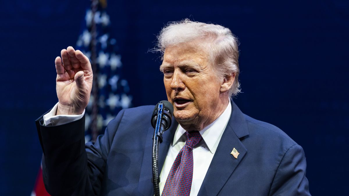epaselect epa12362530 US President Donald Trump speaks at the religious liberty commission at the Museum of the Bible in Washington, DC, USA, 08 September 2025. Trump spoke about religion in schools, limiting transgender surgeries, and his administration's attempt to end what he termed the woke agenda. EPA/JIM LO SCALZO / POOL Dostawca: PAP/EPA.
