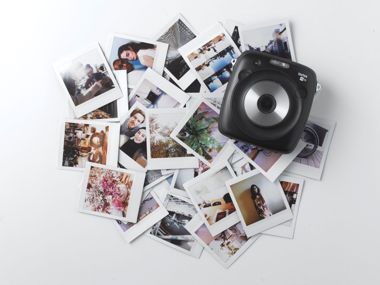 Instax Square SQ10 pozwoli na cyfrową obróbkę i robienie zdjęć w kwadracie