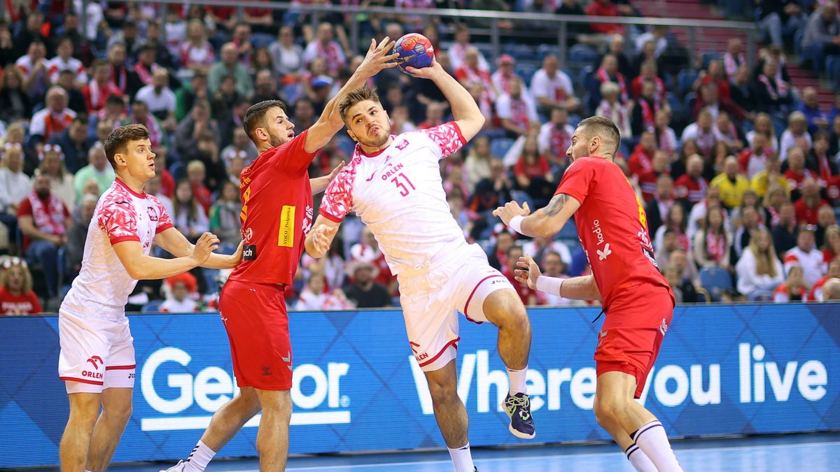 PAP / Łukasz Gagulski / Na zdjęciu: Szymon Działakiewicz (w białej koszulce)