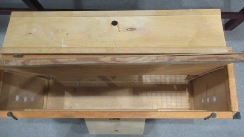 W klatce ukrył tysiące tabletek dla gołębi