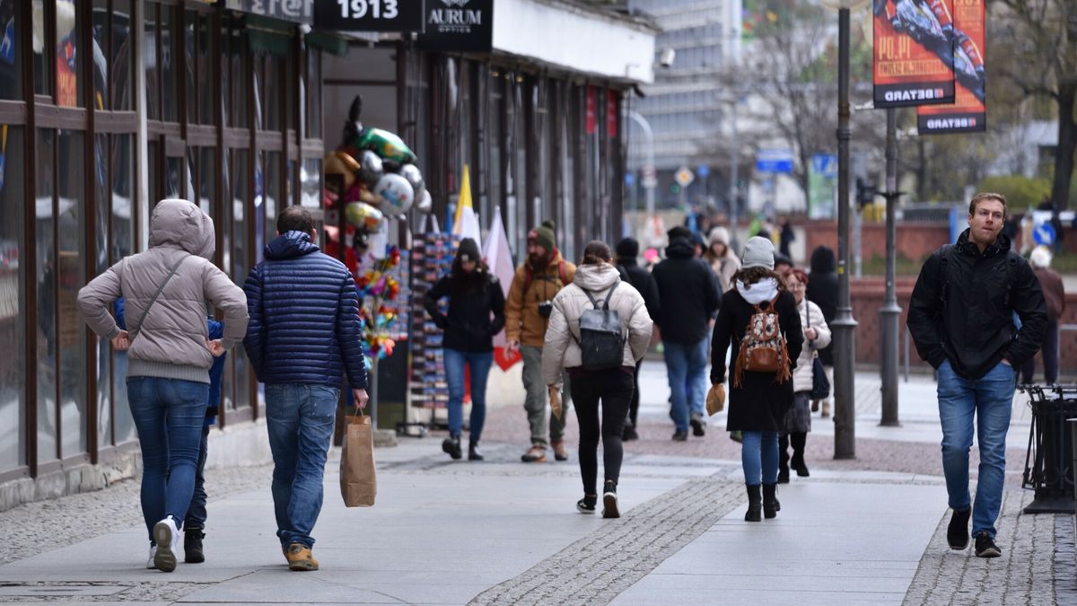 East News archiwum
Fot. Bartlomiej Magierowski/East News. Wroclaw 3.04.2023. Centrum Wroclawia, przechodnie na ulicy Olawskiej - roznorodnosc, spoleczenstwo.
Bartlomiej Magierowski