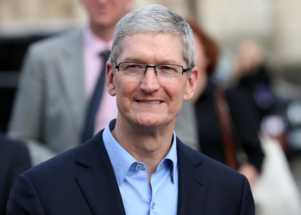 Tim Cook wierzy, że iPhone 11 i przemyślane usługi to autostrada do sukcesu, fot. Shutterstock.com