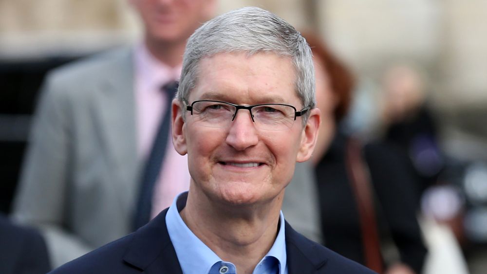 Tim Cook wierzy, że iPhone 11 i przemyślane usługi to autostrada do sukcesu, fot. Shutterstock.com