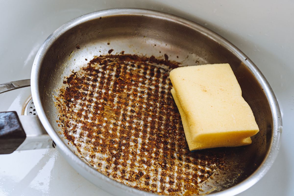 Check how to clean a burnt pan