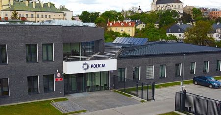 Nowa siedziba I Komisariatu Policji oddana do użytku. W końcu jest gdzie zaparkować