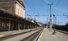 Turyści przerażeni dworcem. Relacja z podróży Adriatic Express