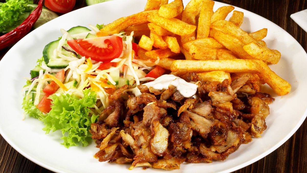 Danie gyros na talerzu