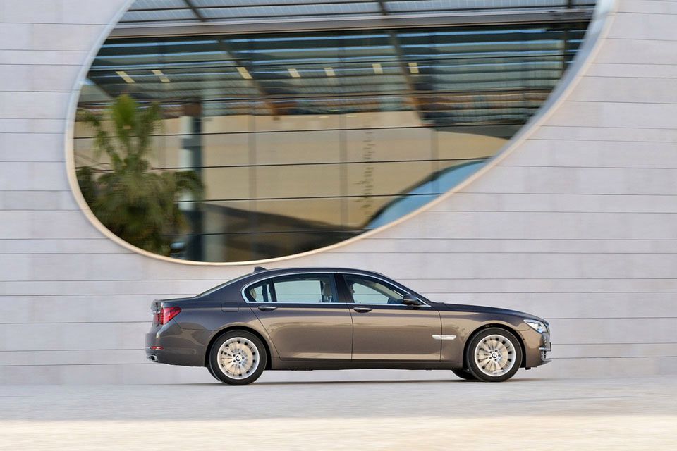 BMW serii 7 na rok 2013 - megagaleria niemieckiego okrętu flagowego 180