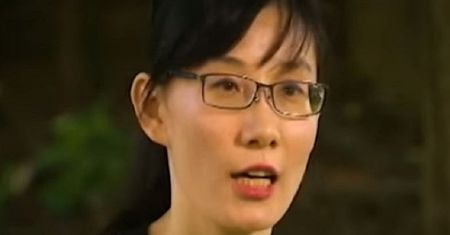 Targ w Wuhan to "zasłona dymna". Jest pewna. "Koronawirus nie wywodzi się z natury"