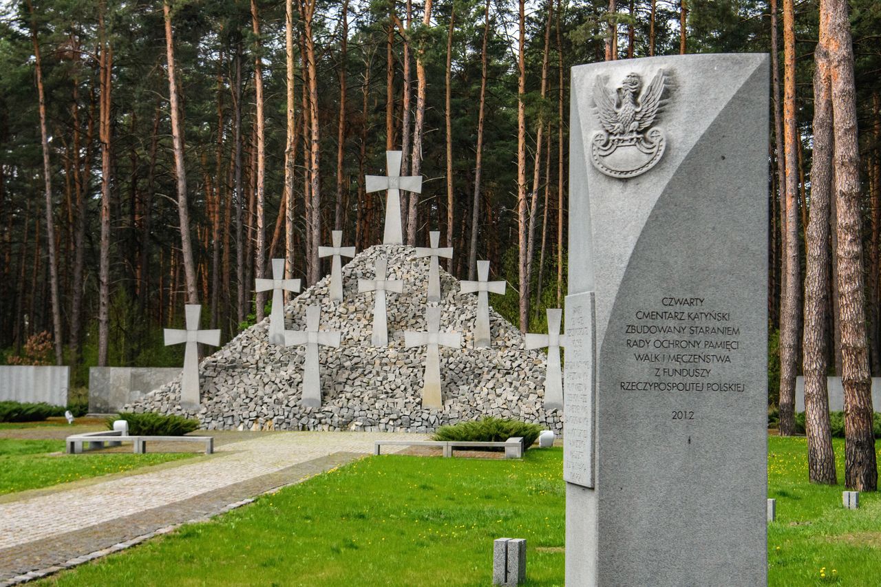 Russian rocket fragments cause fire near Polish War Cemetery