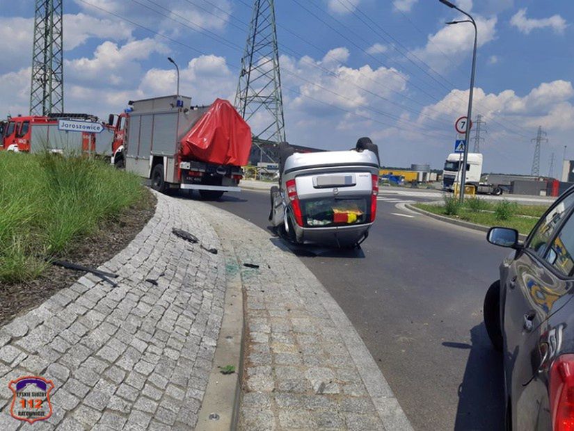 Tychy. 52-letnia kobieta odniosła obrażenia, gdy w jej samochód uderzyła toyota. 