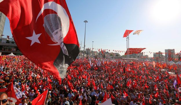 Turcja: setki tysięcy ludzi demonstrowały na placu Taksim w Stambule