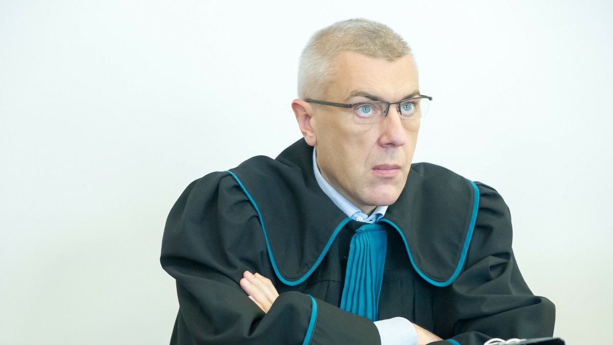 Mecenas Roman Giertych na sali sądowej