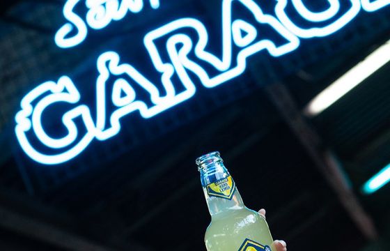 Garage promuje się akcją muzycznym w Nocnym Markecie