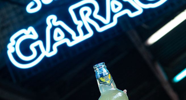 Garage promuje się akcją muzycznym w Nocnym Markecie