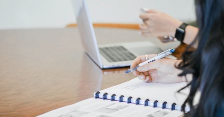 Podanie o przedłużenie umowy o pracę - kiedy i jak napisać?