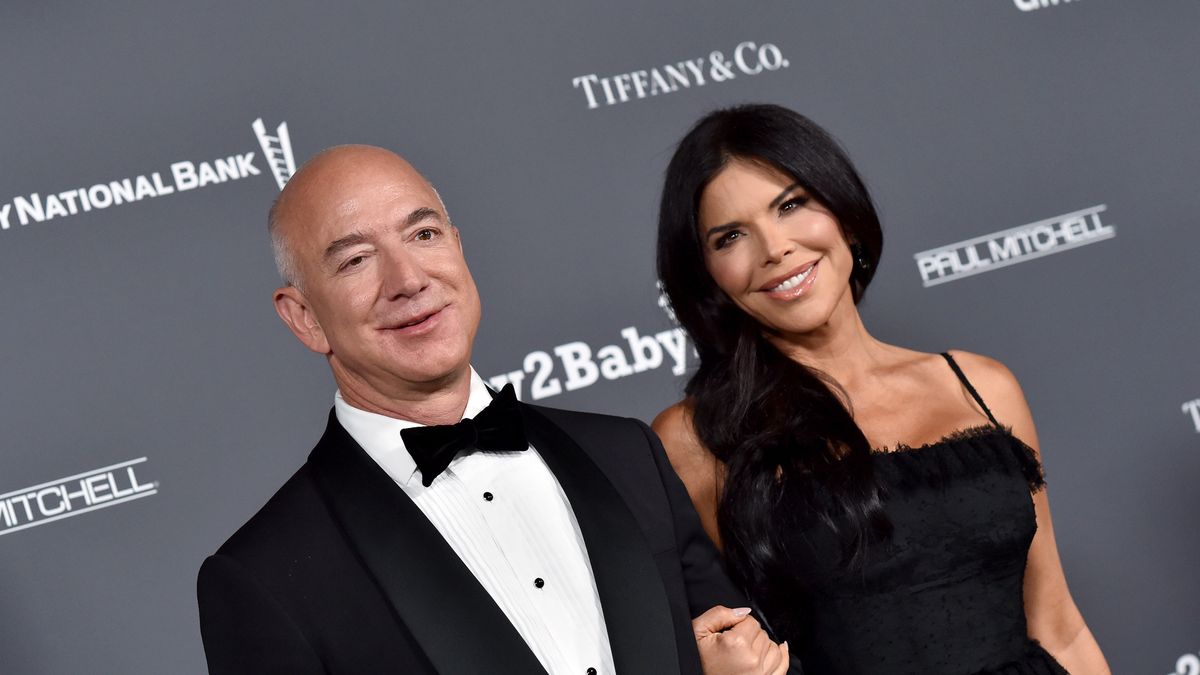 WEST HOLLYWOOD, CALIFORNIA - NOVEMBER 13: Jeff Bezos and Lauren Sanchez attend Baby2Baby 10-Year Gala Presented by Paul Mitchell at Pacific Design Center on November 13, 2021 in West Hollywood, California. (Photo by Axelle/Bauer-Griffin/FilmMagic)