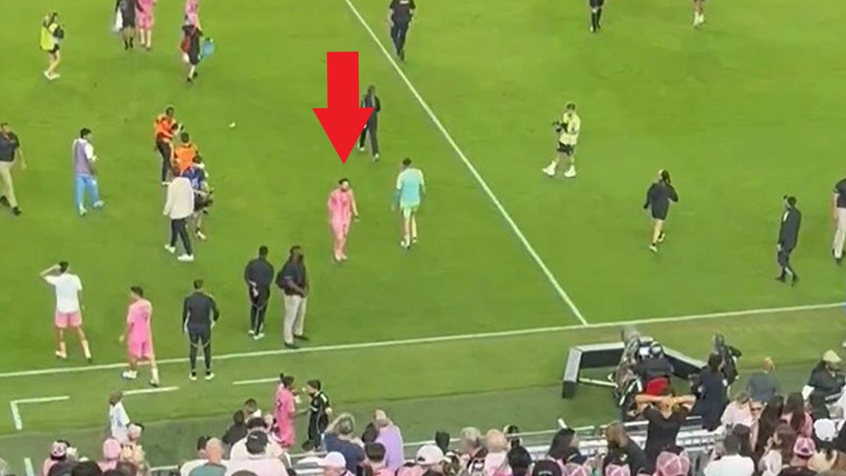 Twitter / Leo Messi w drodze do szatni