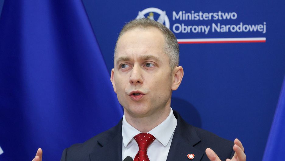 Warszawa, 06.11.2025. Wiceminister obrony narodowej Cezary Tomczyk na konferencji prasowej w siedzibie Sztabu Generalnego WP w Warszawie, 6 bm. Temat spotkania: inauguracja programu powszechnych, dobrowolnych szkoleń obronnych ph. "wGotowości". (amb) PAP/Rafał Guz