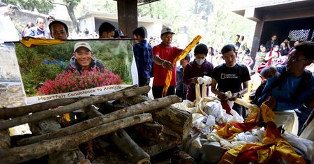 Turystyka w Nepalu. Po lawinie Szerpowie chcą odszkodowań i grożą protestem