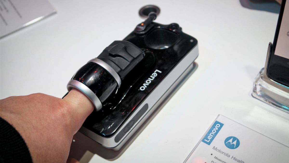 Motorola Health Mod do smartfonów Moto Z - pierwsze wrażenia. Akcesorium zdrowotne Motoroli ma więcej wad niż zalet 1