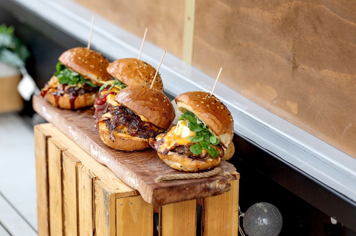 Ugryzł go kleszcz. Amerykanin zjadł hamburgera i zmarł. Nowe fakty