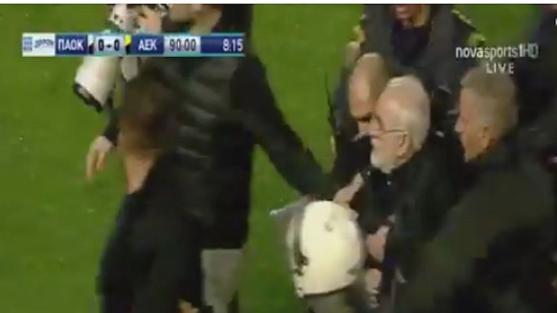 Materiały prasowe / Twitter, screen z novasports / Na zdjęciu: kadr z meczu PAOK - AEK