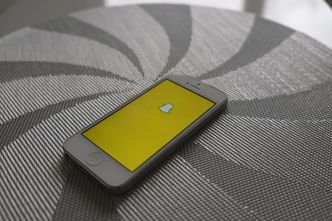 Snapchat przynosi coraz większe straty. Ceny akcji poleciały w dół