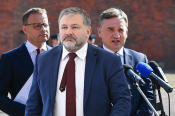 Żurek pisze do węgierskich władz. Chodzi o Ziobrę i Romanowskiego