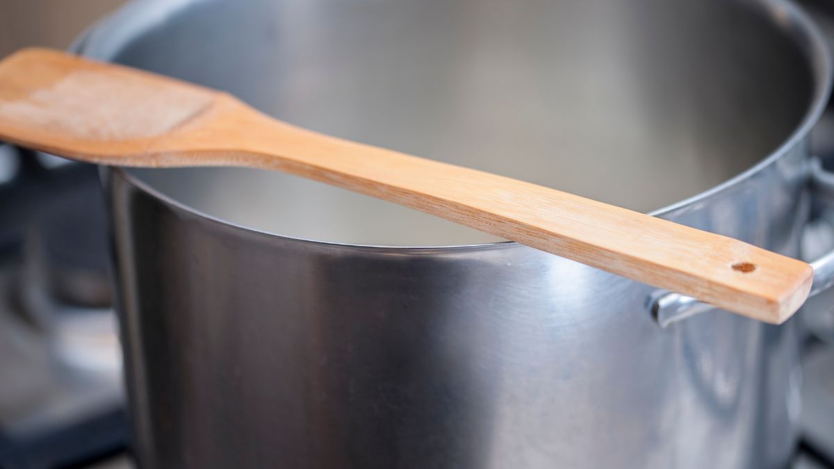 Łyżka na garnku uratuje przed kuchenną katastrofą 