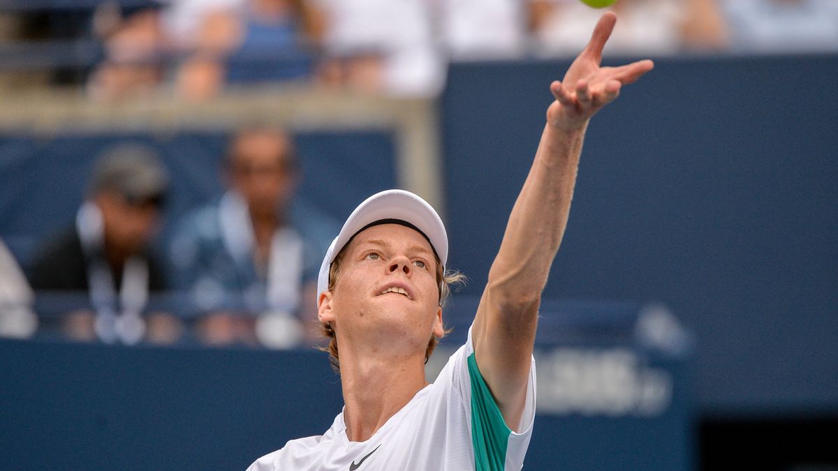 PAP/EPA / EDUARDO LIMA / Na zdjęciu: Jannik Sinner