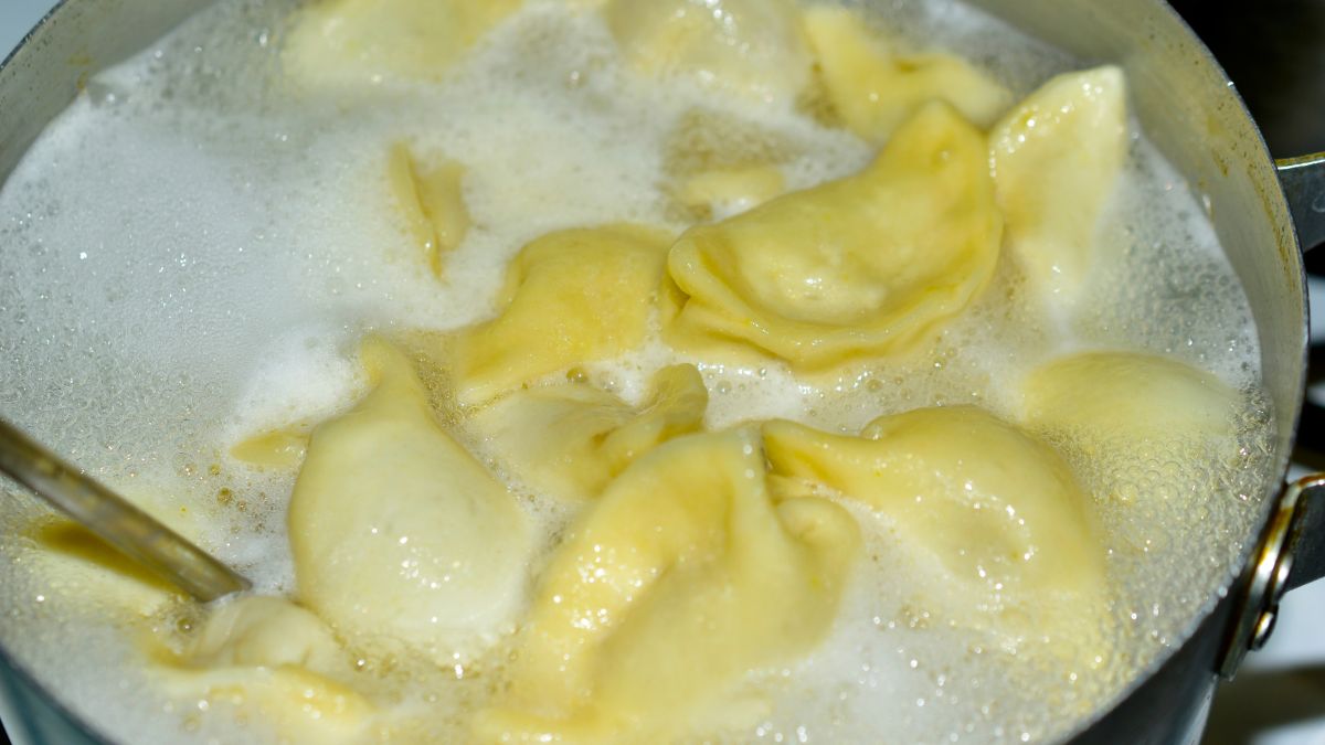 Jak gotować zamrożone pierogi