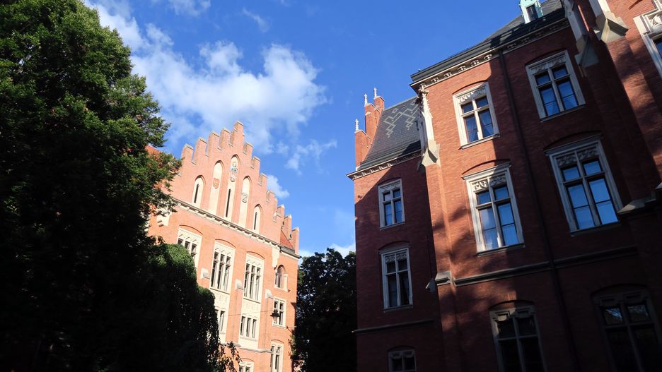college, malopolska, education, poland, facade, historical, jagiellonian, building, beautiful, view, school, cracow, details, educate, landmark, knowledge, campus, european, heritage, history, uniwersytet, background, institute, study, city, student, university, tourism, learning, teaching, monument, agriculture, public, street, lecture, department, europe, academy, architecture, historic, pedestrians, people, outdoor, krakow, outdoors, culture, tourists, polish, travel