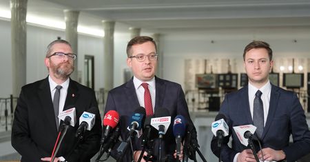 Konfederacja znowu pomyliła się w sprawozdaniu finansowym. Tym razem o milion złotych