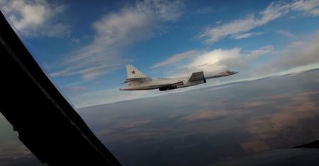 Rosyjskie bombowce Tu-160 przy polskiej granicy. MON komentuje