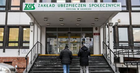 4200 zł dla nauczycieli. Kto może otrzymać to świadczenie?