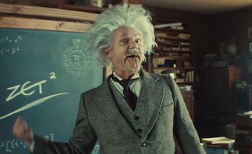 Radio ZET reklamuje "100 twarzy Cezarego Pazury"