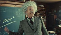 Radio ZET reklamuje "100 twarzy Cezarego Pazury"