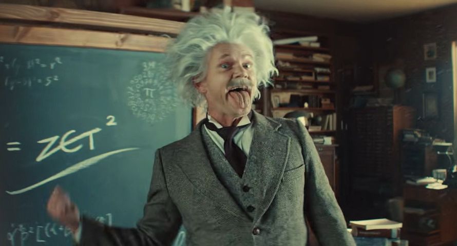 Radio ZET reklamuje "100 twarzy Cezarego Pazury"