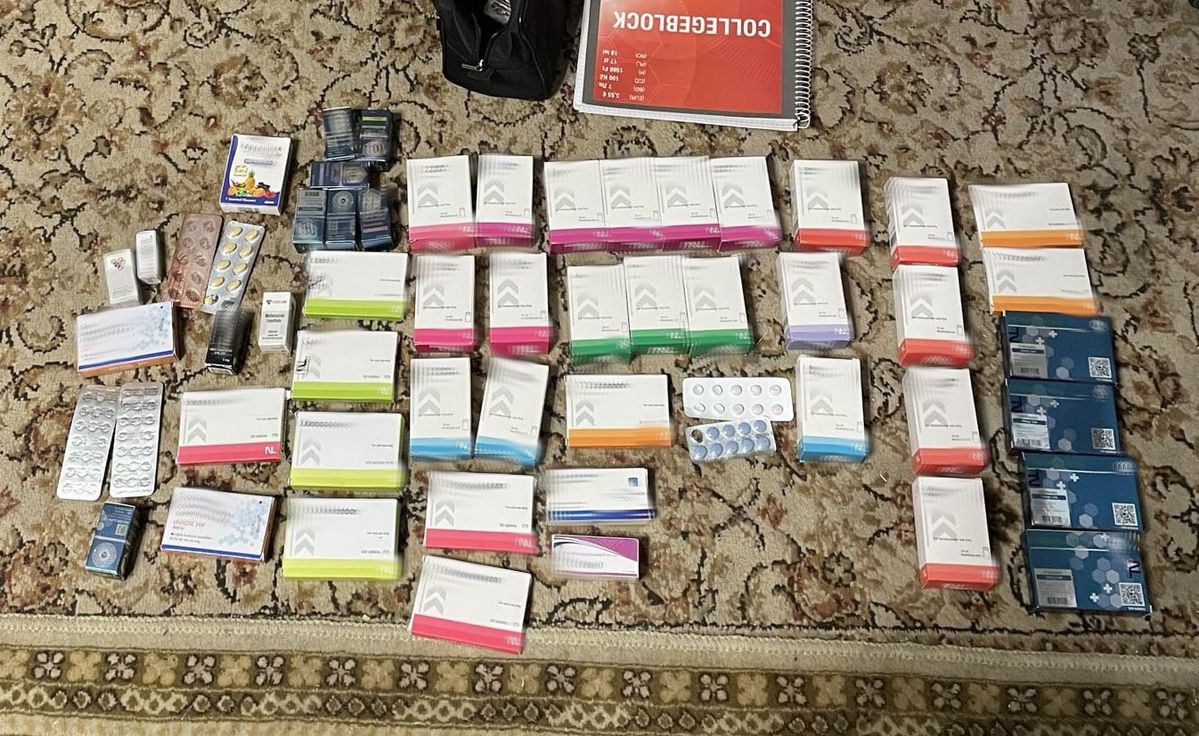 Lekarka, pseudokibic i małżeństwo z Warszawy wśród zatrzymanych. Mazowiecka policja rozbija grupę handlującą opioidami