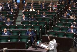 Posłowie PiS wyszli. Puste ławy podczas kluczowej debaty