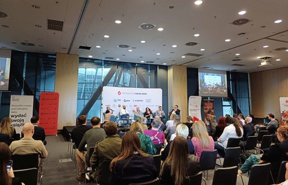 Intelektualne spa oraz o roli nowych mediów, dezinformacji i AI. Relacja z Patronite Forum 2024