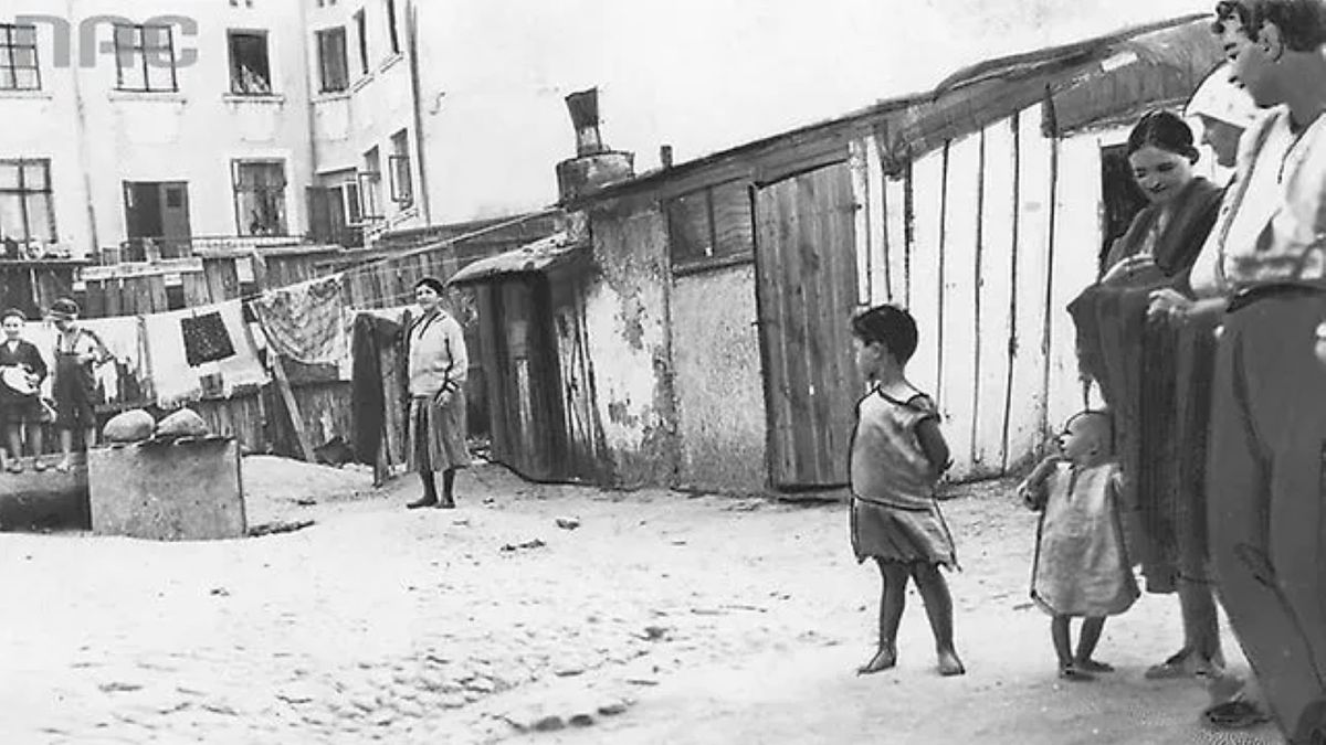 Międzywojenna polska to nie tylko teatry, życie kulturalne i eleganckie kawiarnie. Dominowała ta mniej "romantyczna" sceneria