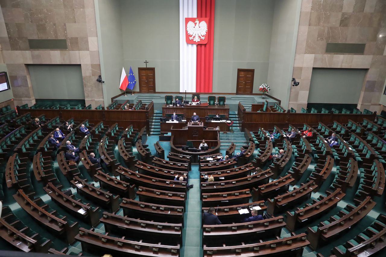 Ustawa budżetowa. Debata w Sejmie. W PiS pełna mobilizacja 