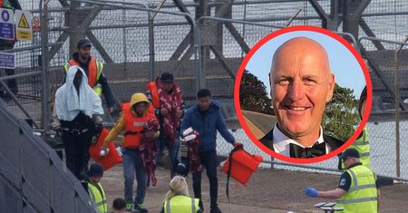 Prowadzi hotele dla migrantów. Podano, ile zarabia. Nazywają go "królem"