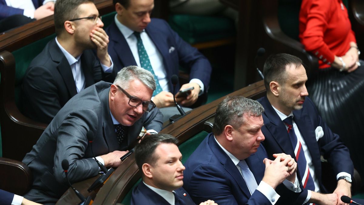 Do najbogatszych posłów należą m.in. Przemysław Wipler i Sławomir Mentzen