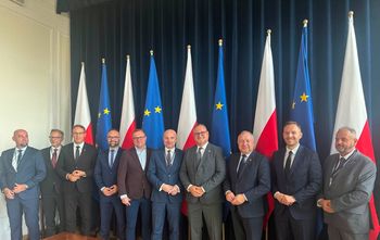 Ostrowiec walczy o kluczową linię kolejową. Korytarz Centralny może połączyć region z Warszawą i Rzeszowem