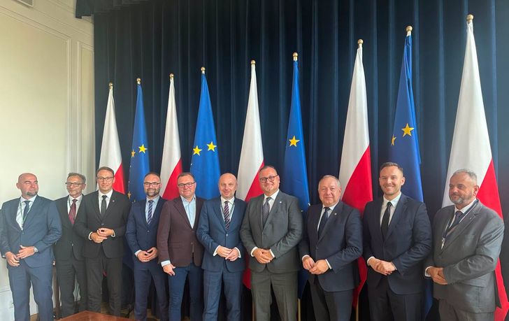 Ostrowiec walczy o kluczową linię kolejową. Korytarz Centralny może połączyć region z Warszawą i Rzeszowem