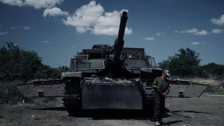 Czołg M1A1 Abrams z dodatkowym opancerzeniem. 