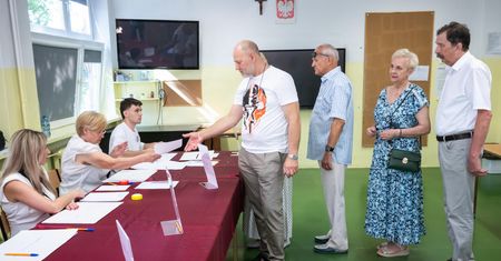 Wybory prezydenckie 2025. Najważniejsze zasady głosowania. Co trzeba mieć przy sobie?